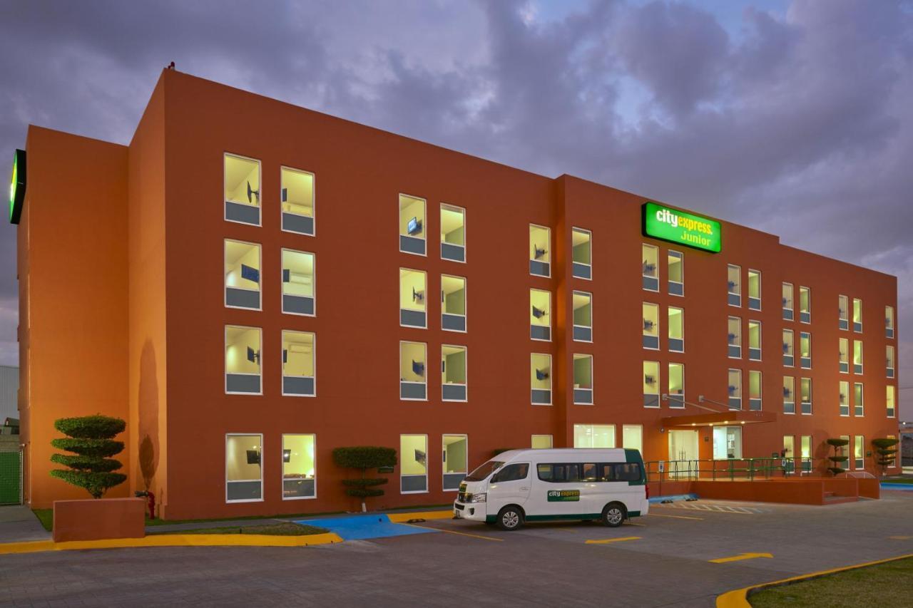 City Express Junior By Marriott Toluca Aeropuerto Exteriör bild