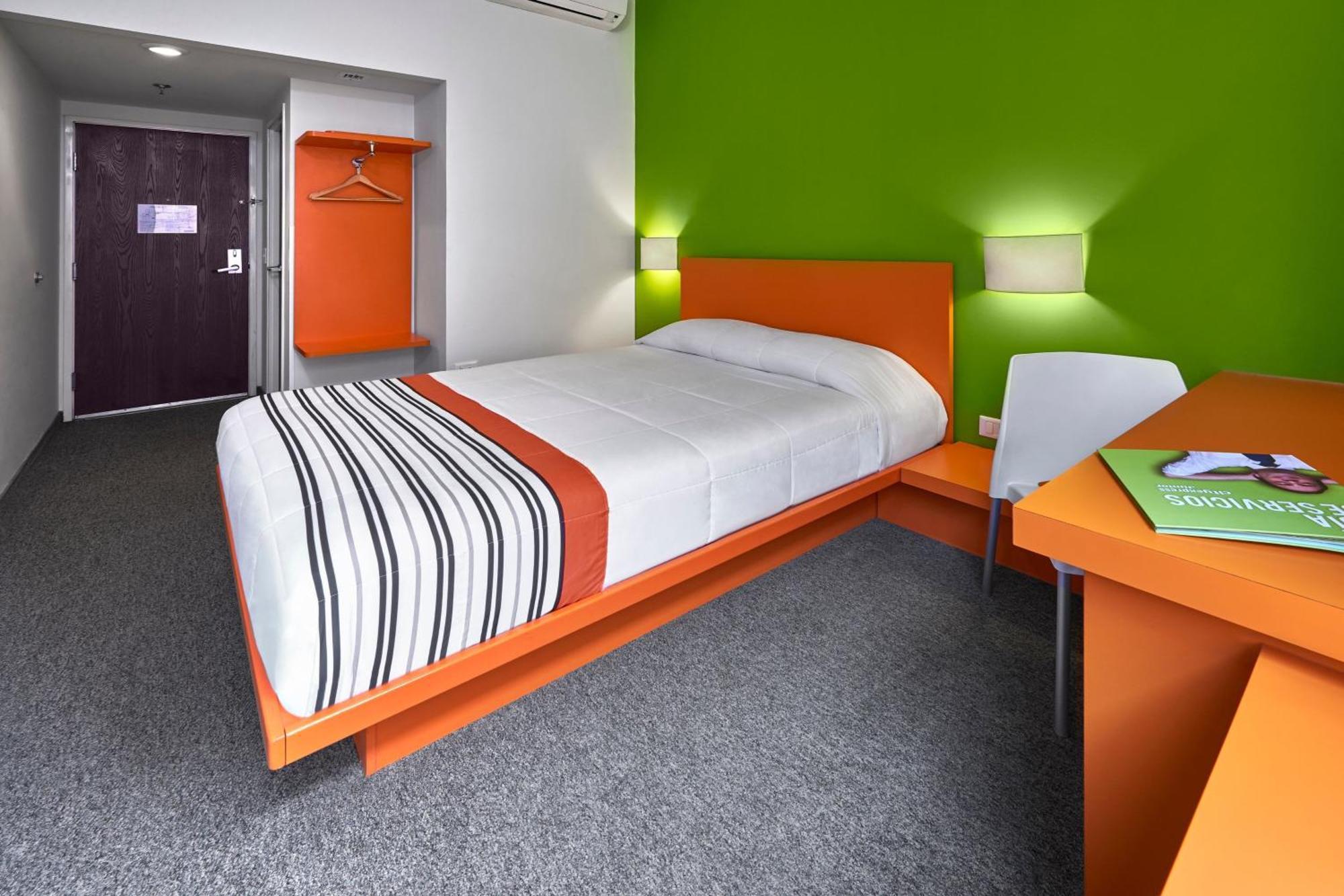 City Express Junior By Marriott Toluca Aeropuerto Exteriör bild