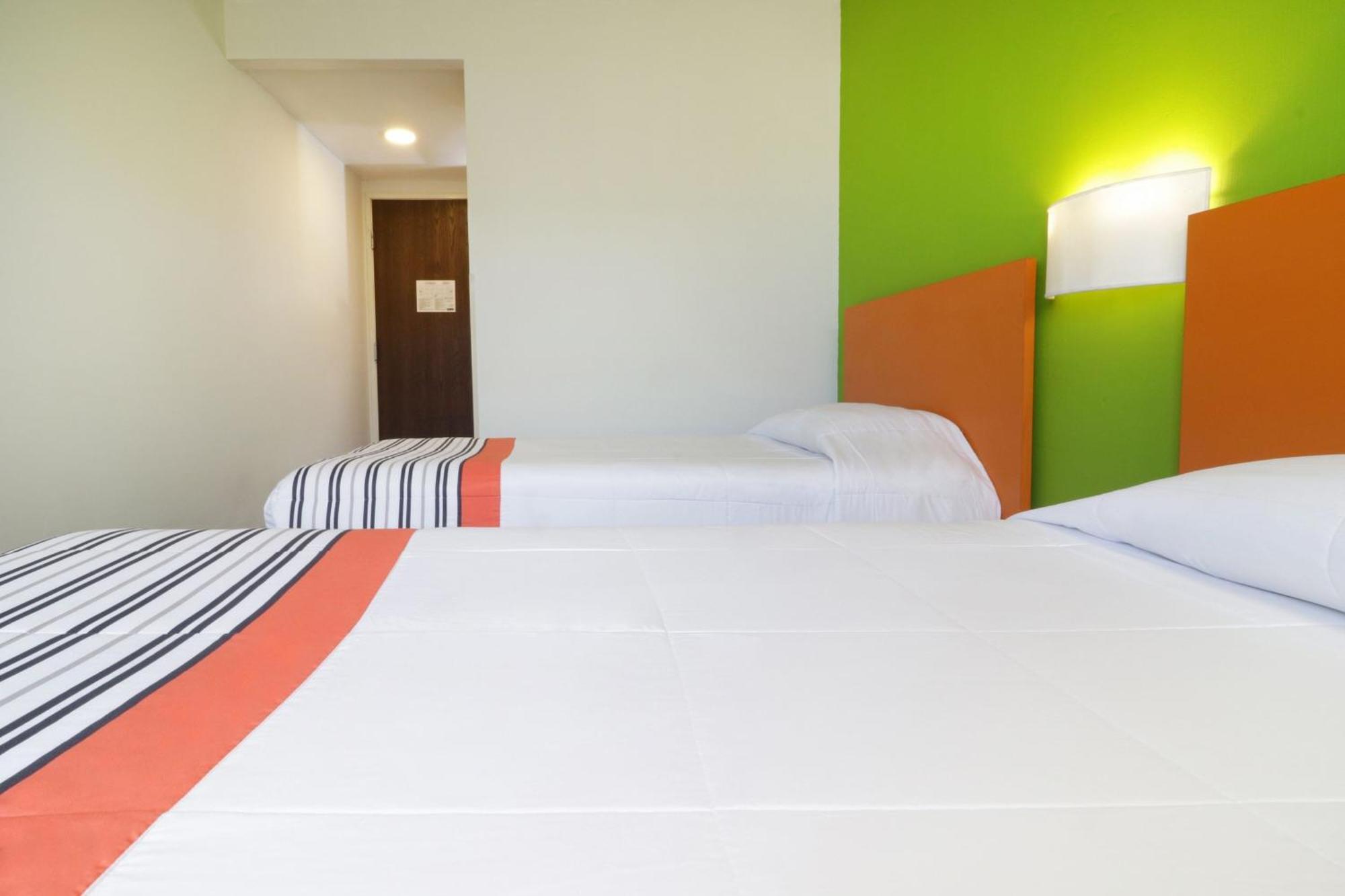 City Express Junior By Marriott Toluca Aeropuerto Exteriör bild