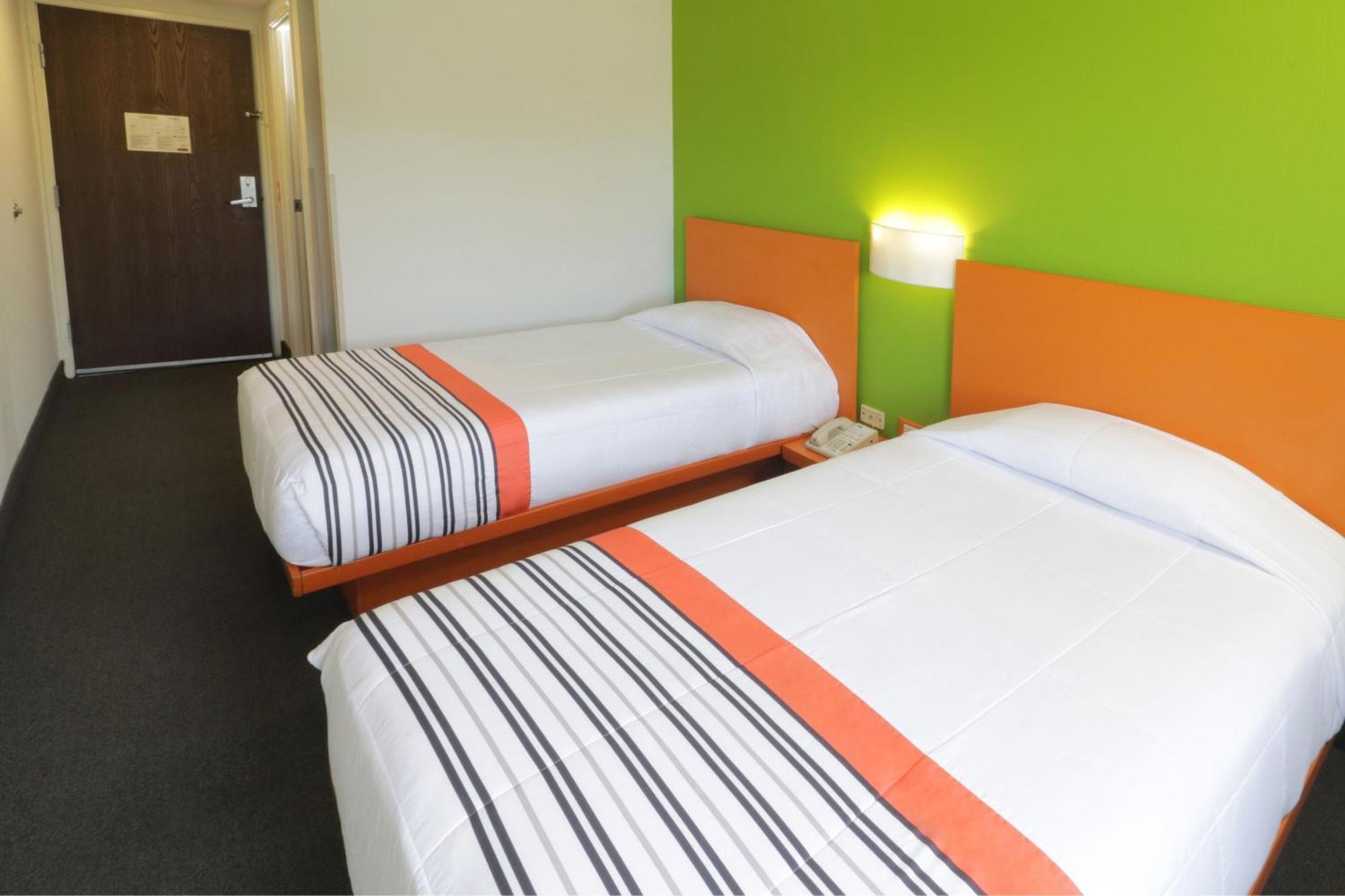 City Express Junior By Marriott Toluca Aeropuerto Exteriör bild