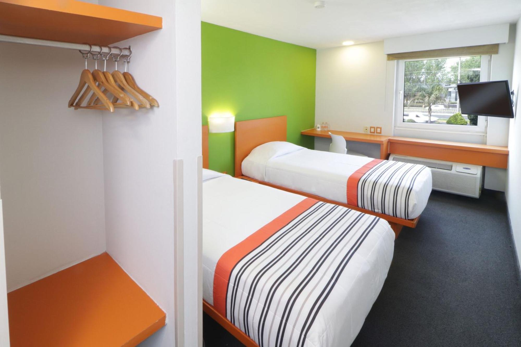 City Express Junior By Marriott Toluca Aeropuerto Exteriör bild