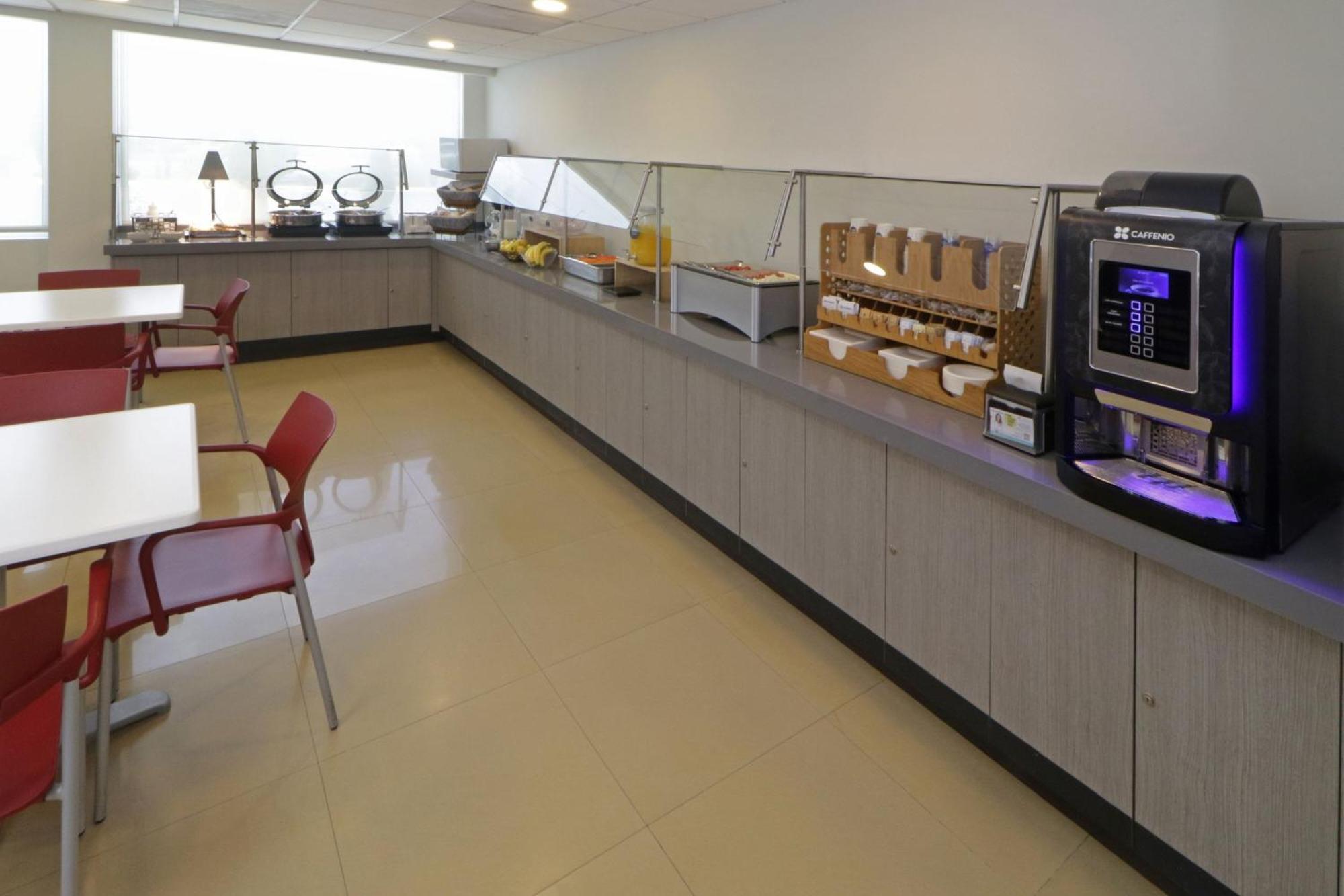 City Express Junior By Marriott Toluca Aeropuerto Exteriör bild